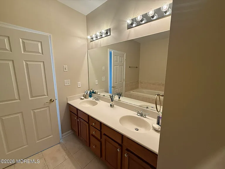 22 Cooper Ave #207 — Photo 11