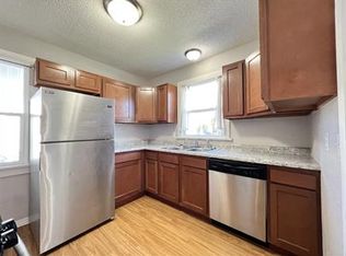 125 38th St NE, Cedar Rapids, IA 52402
