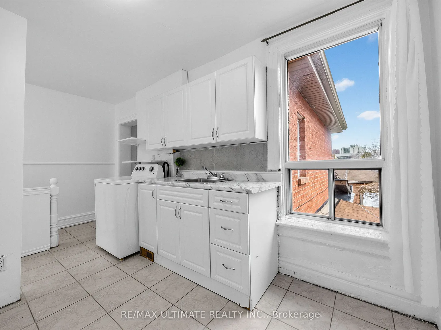 2 bed, $2,000 — Photo 3