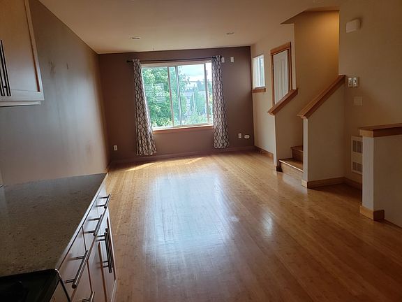 4th image of 11507 B 26th Ave NE
