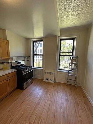 1st image of 589 Park Pl #22