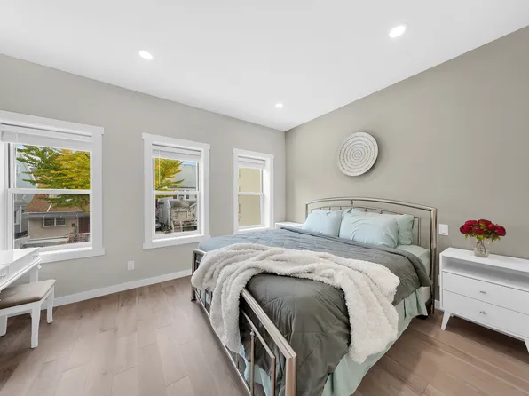 743 East 9th Street image 8 of 14