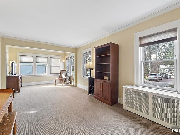 4th image of 157 Somerset Rd