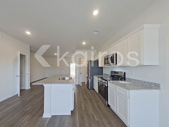 5th image of 2233 Banyon Cir
