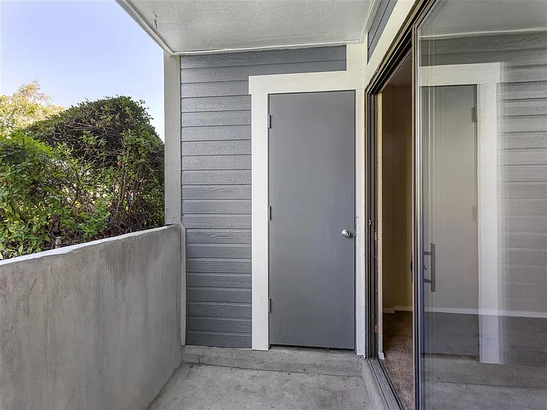 James Pointe — Photo 159