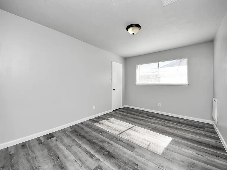 8011 La Roche Ln — Photo 34