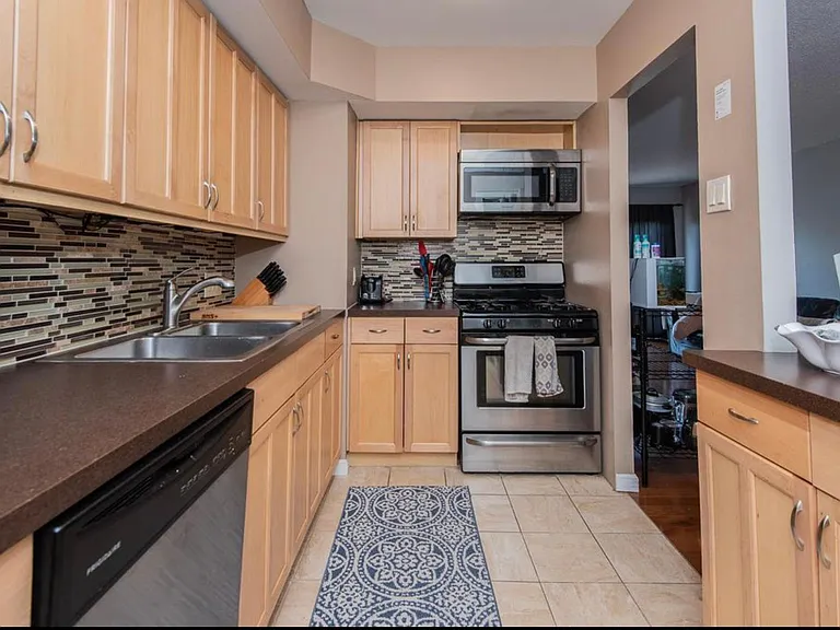 2032 Silent Spring Dr — Photo 4