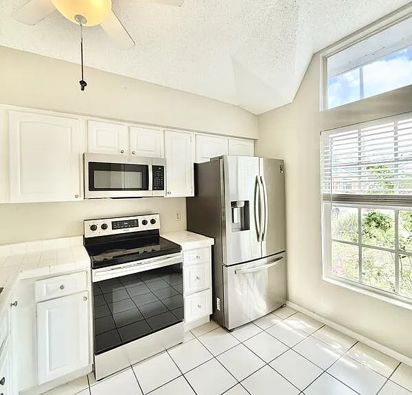 11316 Maybrook Ave — Photo 8