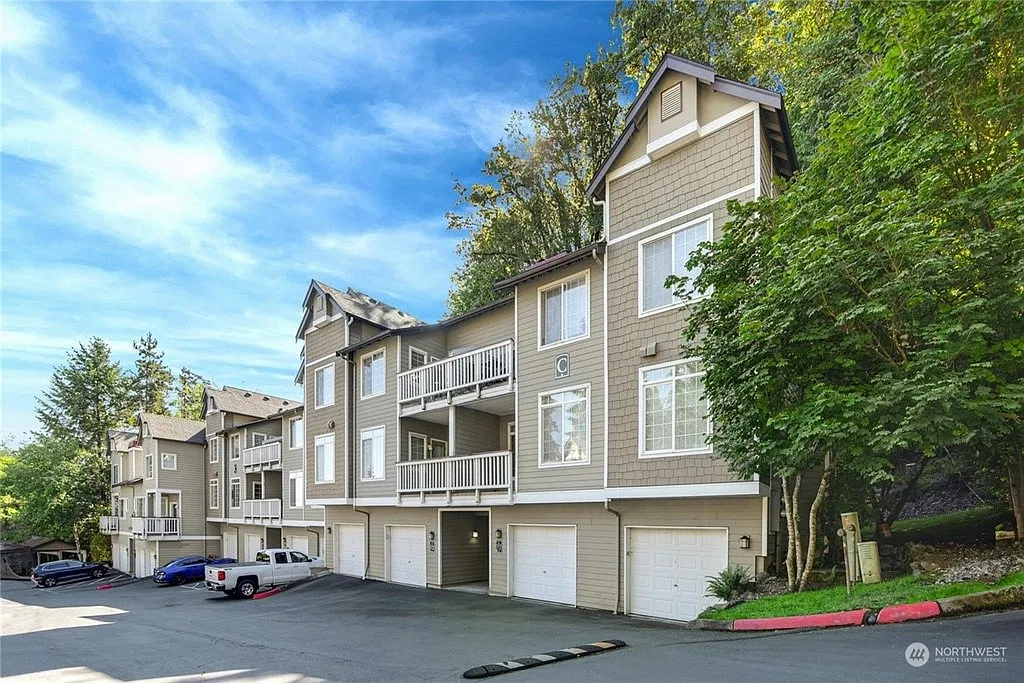 3 bed, 1086 sqft, $3,000 — Photo 1