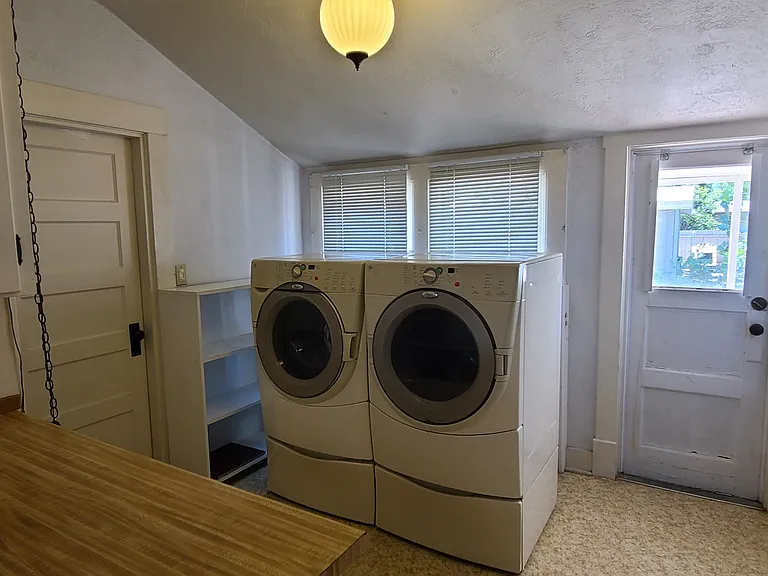 2117 S Grant Ave — Photo 9