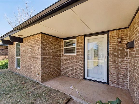 4th image of 708 Willow Ridge Pl