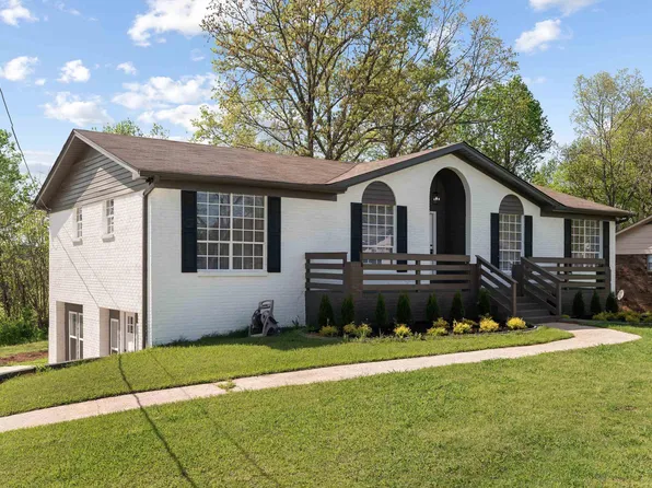 711 Hilltop Rd, Warrior, AL 35180