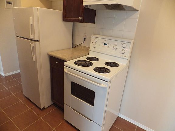 5th image of 10644 113th St NW #106