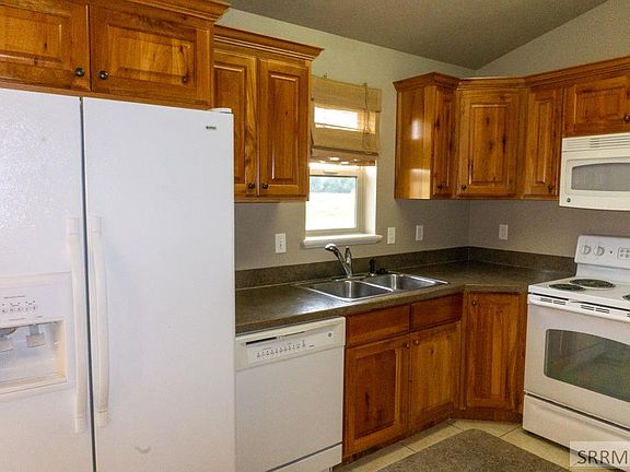 3rd image of 1320 N Portal Stone Dr