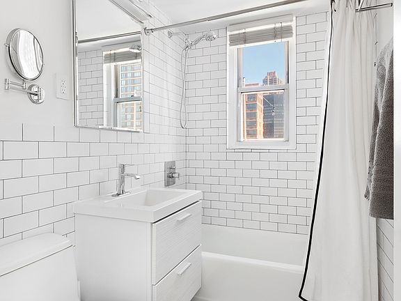 5th image of 251 E 32nd St #19C