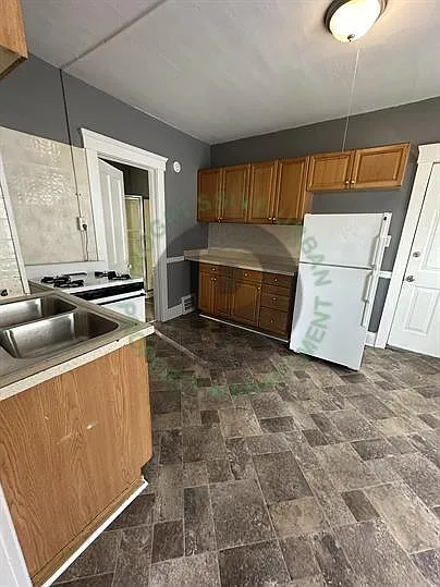 2059 W 105th St #4 — Photo 11