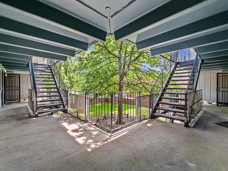2401 S Gaylord St #204 — Photo 19