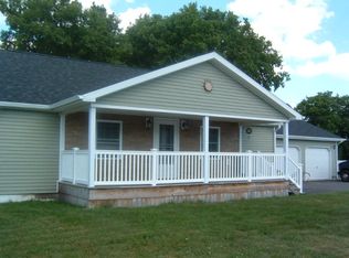 8 Lily Ave, Rouses Pt, NY 12979