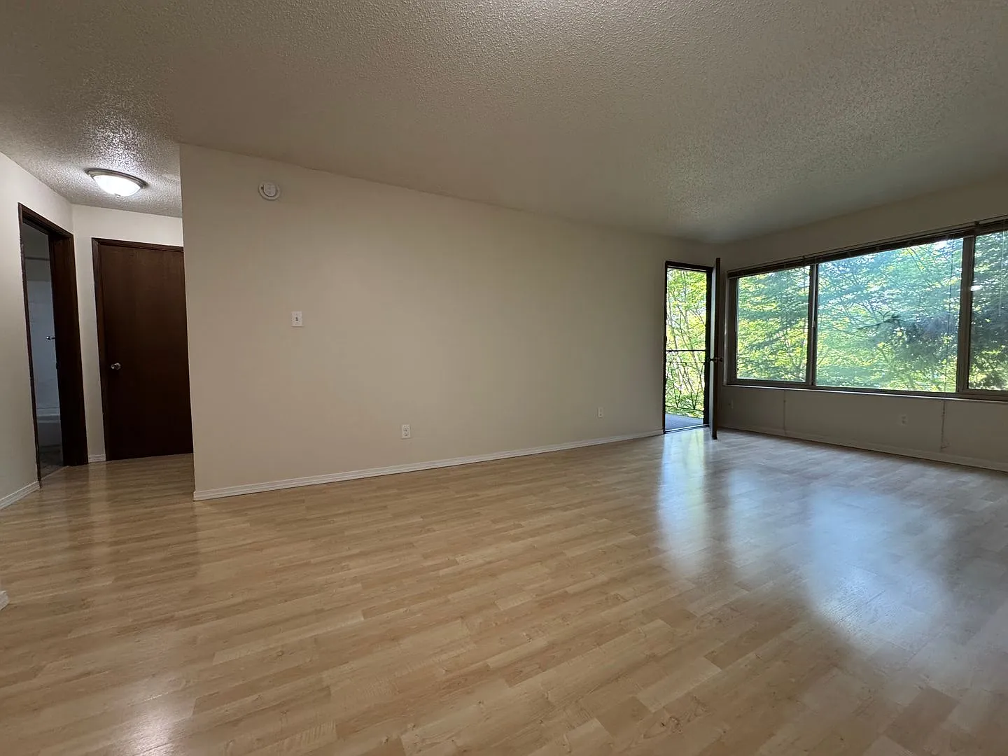Thomas Manor — Photo 2