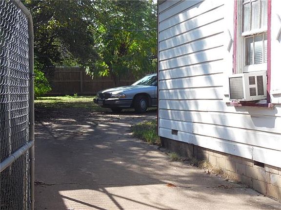 4th image of 1213 Lee Ave