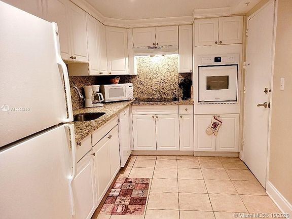 3rd image of 3901 S Ocean Dr APT 8K