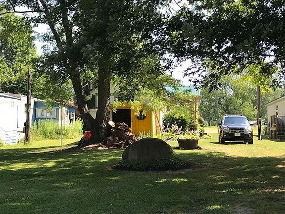 4th image of 36249 Carter Ave