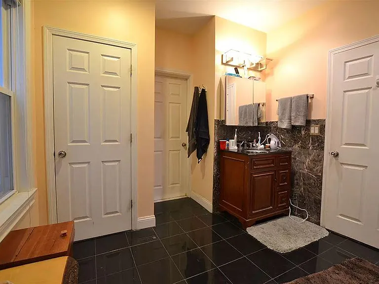 8 Montfern Ave — Photo 4
