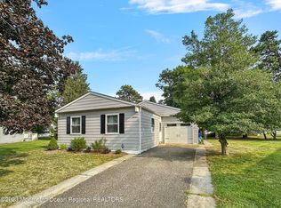 19 Shannon Ct, Toms River, NJ 08757