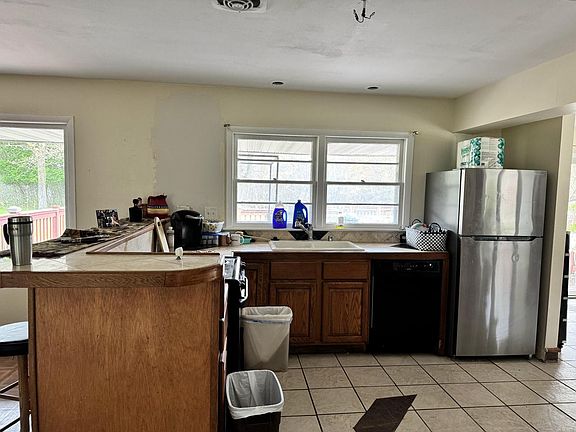 5th image of 8665 N Hawthorne ROAD
