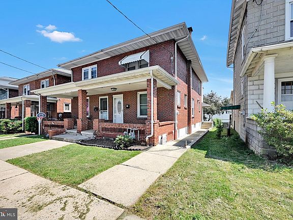 2nd image of 1038 Fern Ave