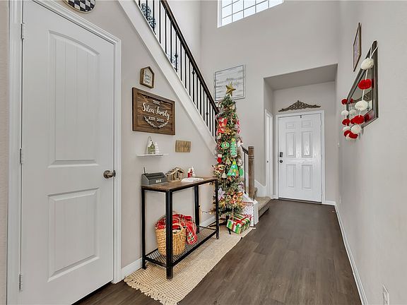 4th image of 4708 Nopalitos Way