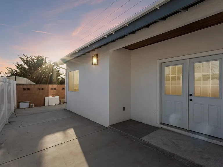 509 S Barranca St #B — Photo 2