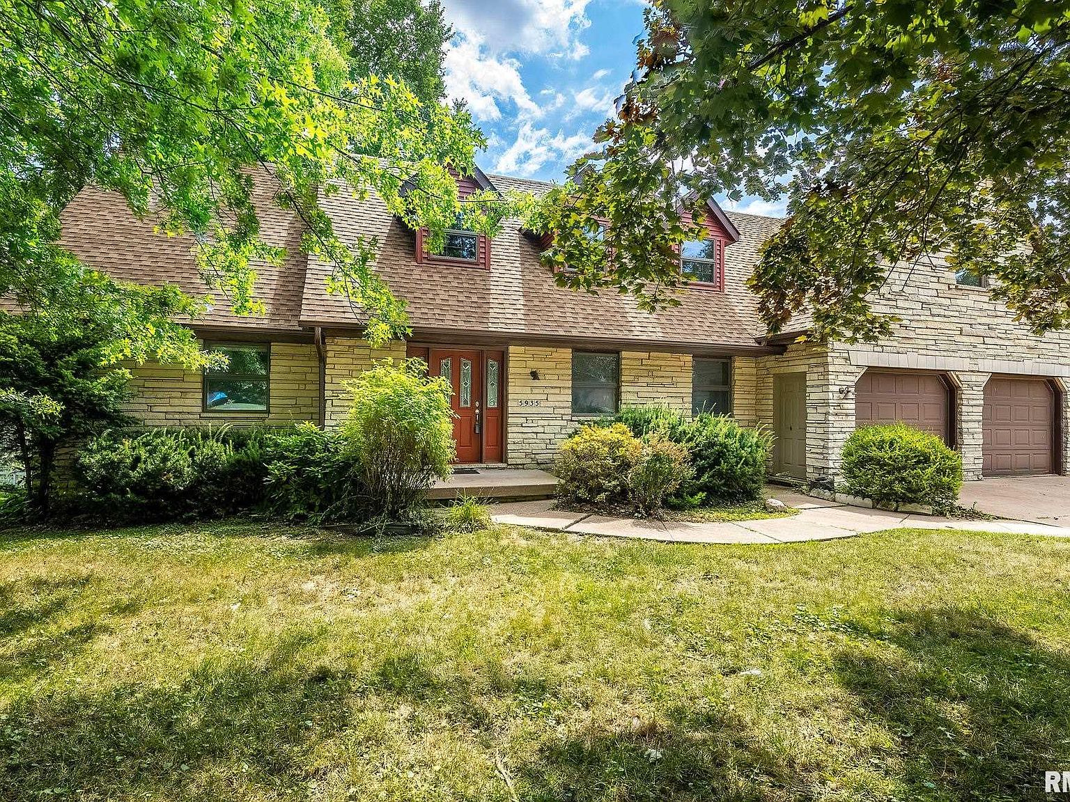 5935 Dodds Dr, Bettendorf, IA 52722 Zillow