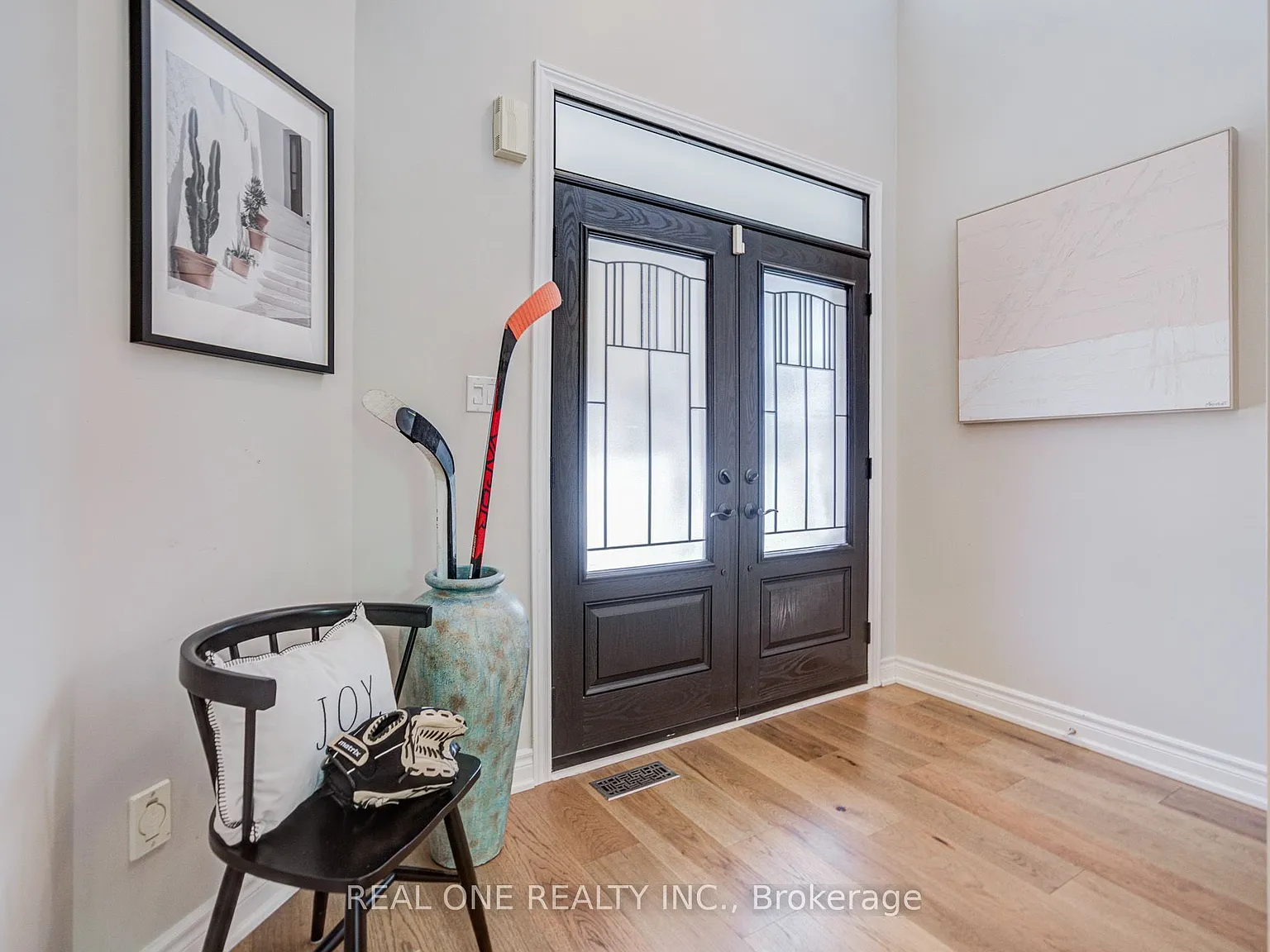 5 bed, $5,000 — Photo 2