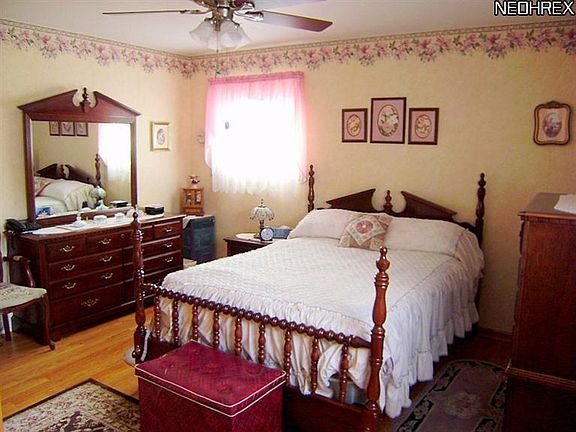 5th image of 14096 Franklyn Blvd