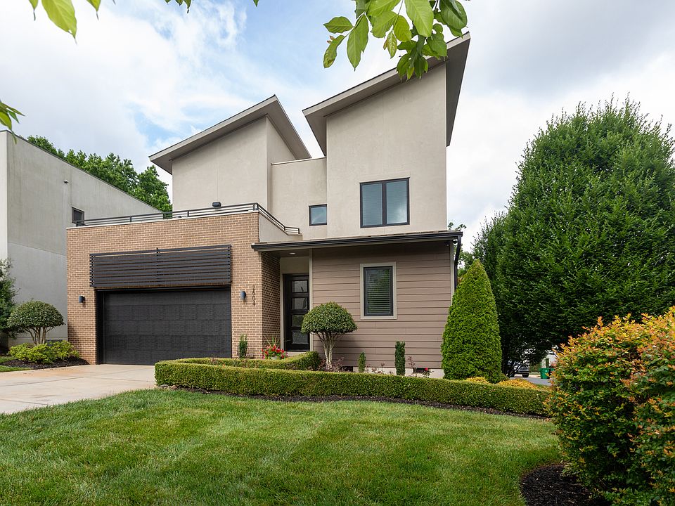 Beautiful modern home in one of Charlotte's most desirable modern, uptown neighborhoods, Oakhurst.