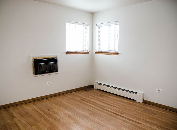 5th image of 5651 N Hermitage Ave APT 1S