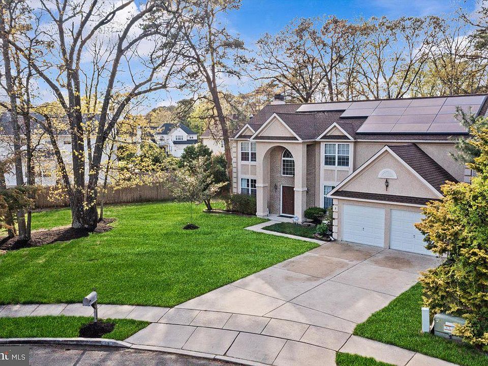 1st image of 3 Woodland Ct