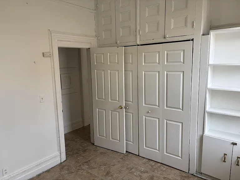 69 Hague St — Photo 5