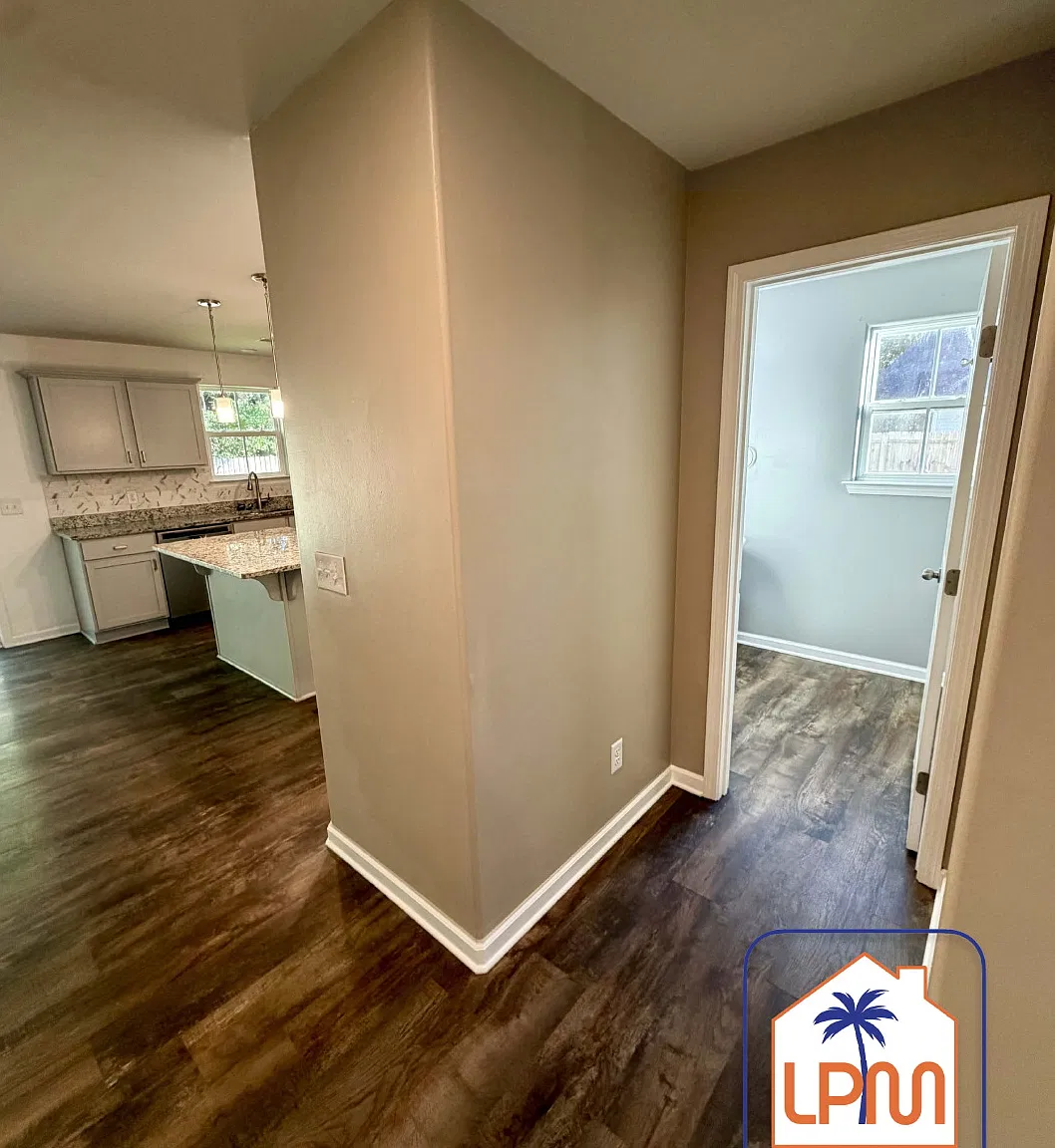 3 bed, 2.5 bath, 2103 sqft, $2,200 — Photo 4