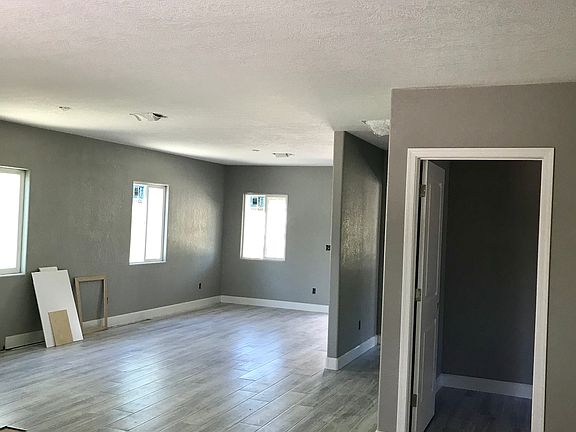 4th image of 1209 E Minnezona Ave