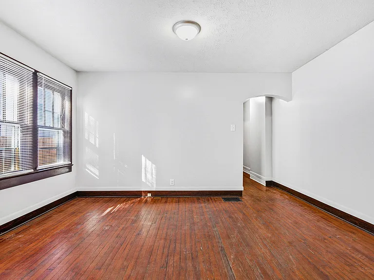 318 Jefferson Ave — Photo 13