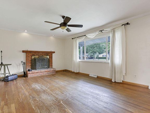 3rd image of 5627 N Meadows Blvd