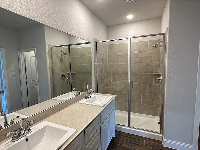 1608 Elizabeth St — Photo 10