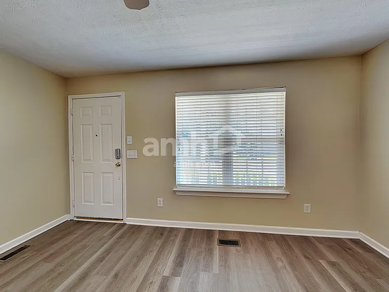 4239 Turnberry Rd — Photo 7