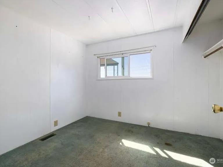 14860 Gibralter Rd — Photo 15