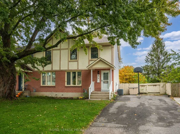 879 Beaconhill Ct, Kingston, ON K7P 2B1