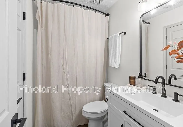 133 Haywood Dr — Photo 25