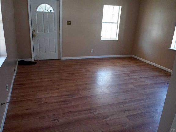 5th image of 1108 W Jackson St