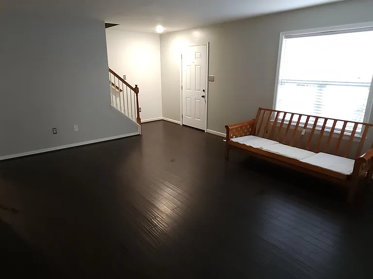 6917 Vanderbilt Ave — Photo 23